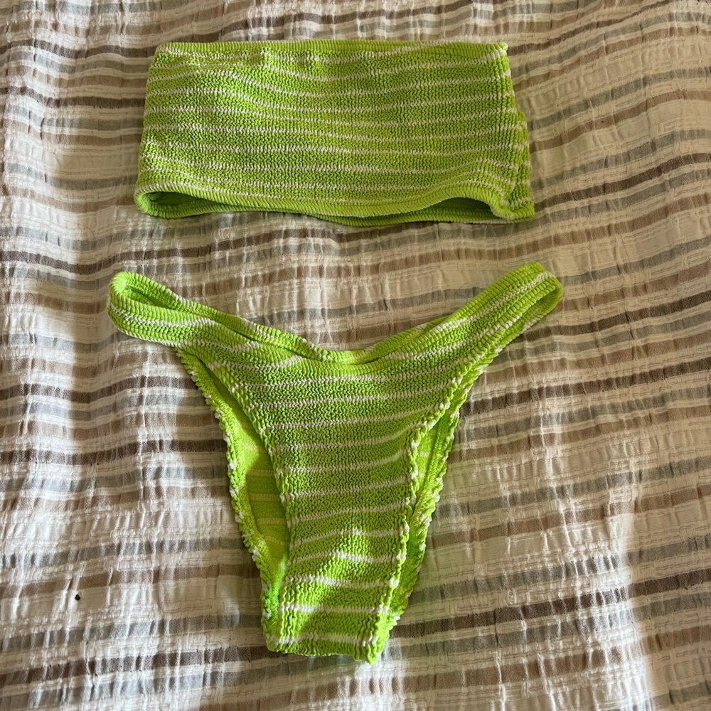 Bond-eye bathing suit